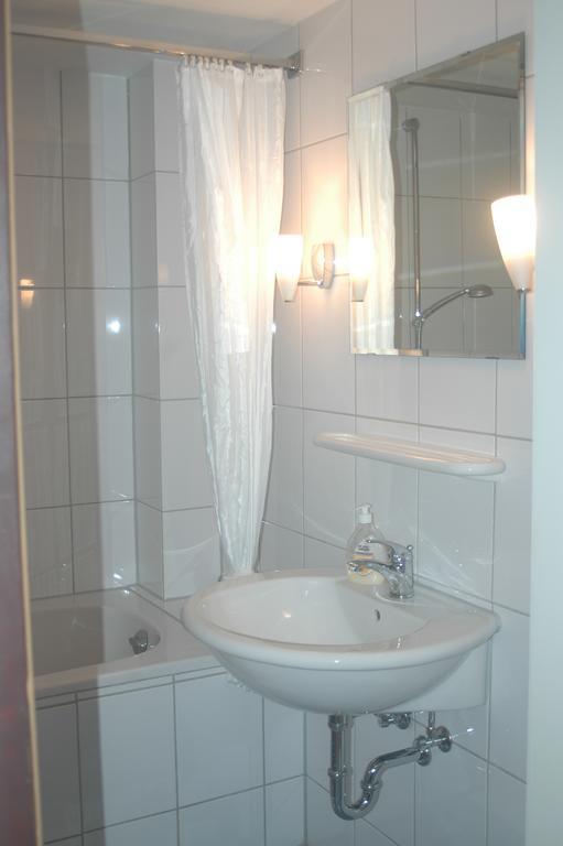 Köln Appartement Zimmer foto